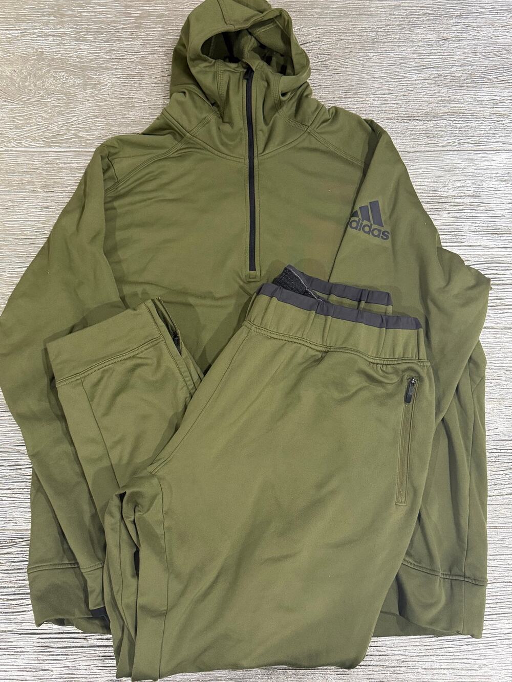 Adidas Men’s size 2XL Olive Green Tech Hoodie & Jogger Set